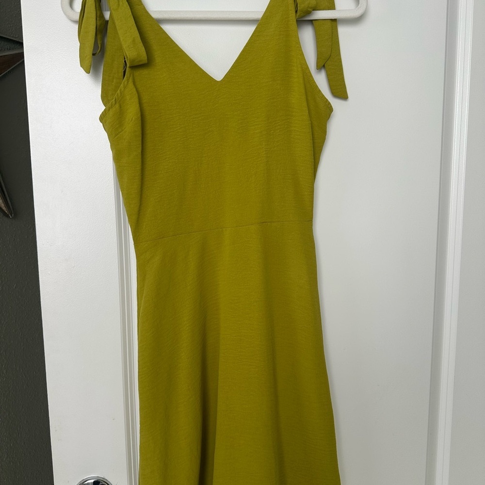 Dress - Lime green size smalll